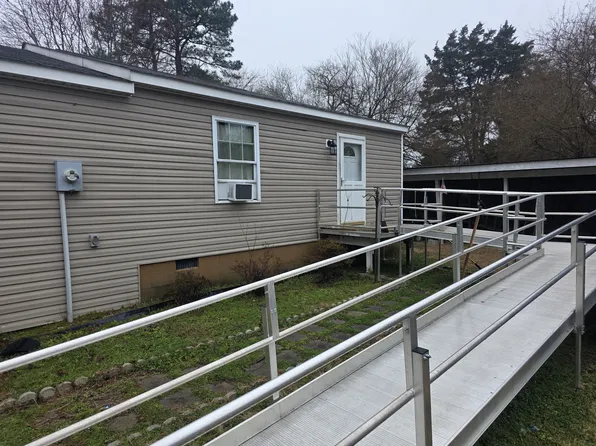 2917 Old Memorial Dr APT B, Sandston, VA 23150