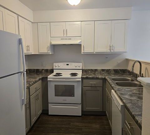 5th image of 11233 Axtell St