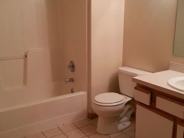 3140 NW 7th St Duplex, 3140 NW 7th St APT 2, Lincoln, NE 68521
