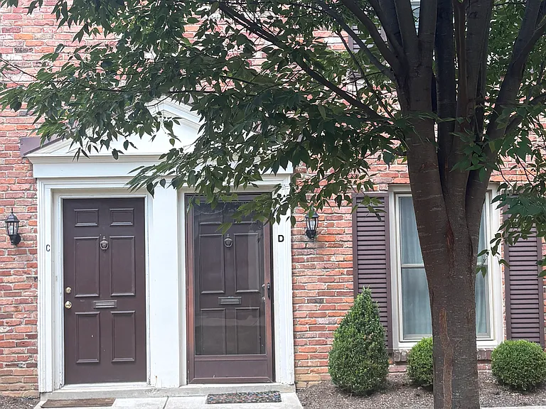 952 Chatham Ln #D — Photo 11