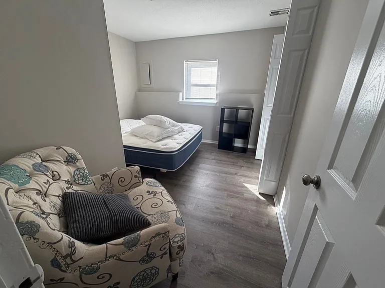 203 Wheaton Ct — Photo 14