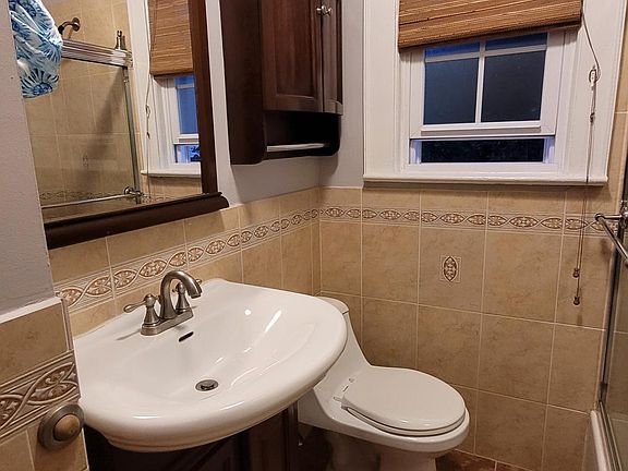 Bathroom Toilet & Sink