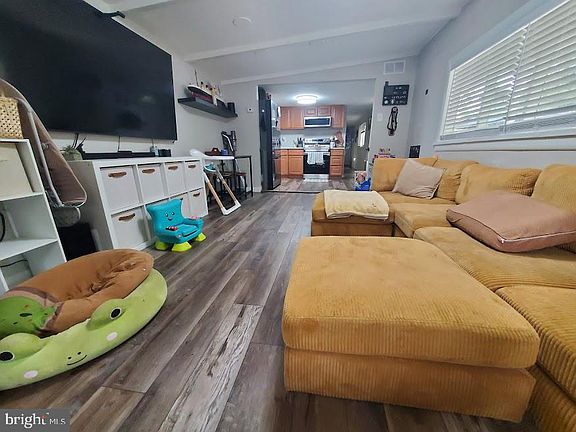5th image of 808 Hickory Ave