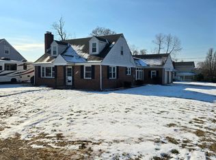 8466 Greenway Rd, Pasadena, MD 21122