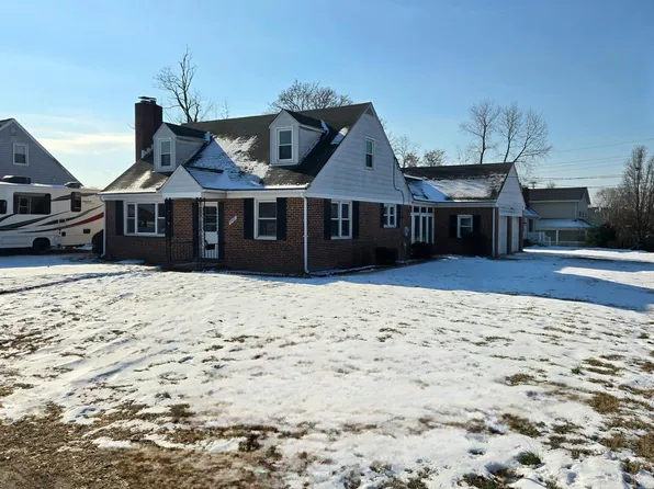 8466 Greenway Rd, Pasadena, MD 21122