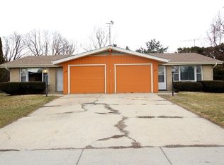 1620-22 Meyer St, Elgin, IL 60123