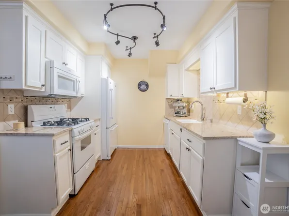 15633 44th Avenue W #B-1, Lynnwood, WA 98087