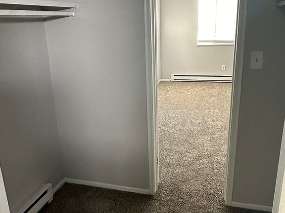 4th image of 2716 Packard St #2B-1Ba-900Sqft