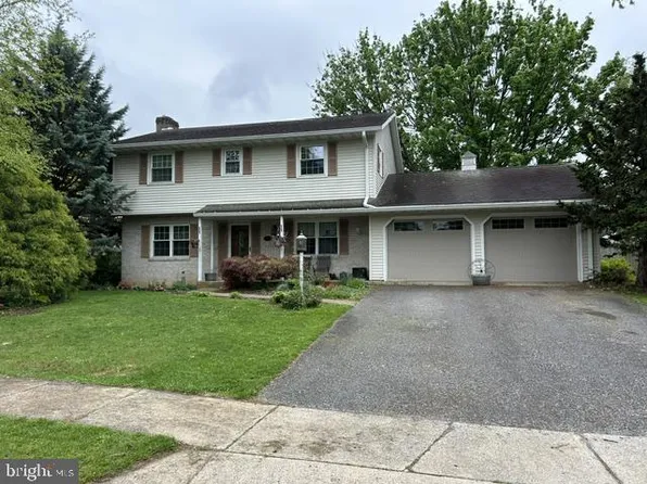 418 Herwen Dr, Shippensburg, PA 17257