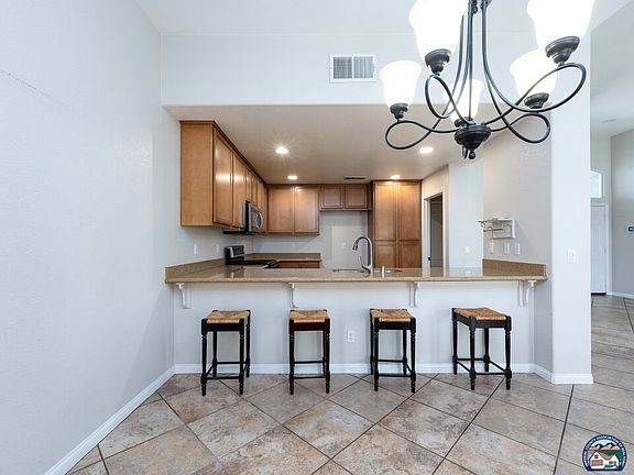 4th image of 798 Cameron Ct