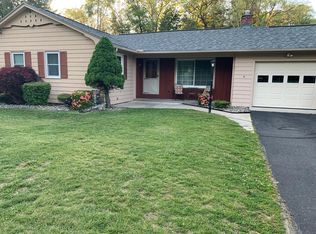 9 Pearl Ln, Wilbraham, MA 01095