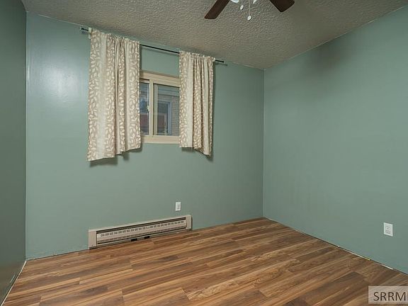 3rd image of 1270 Ada Ave