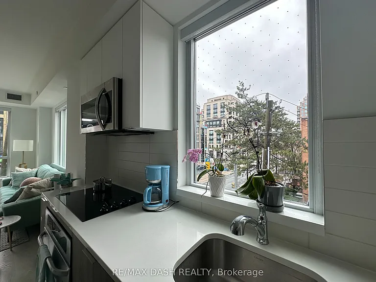 223 Saint Clair Ave W #215 — Photo 35