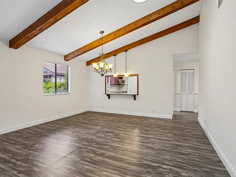 325 Timberline Trl — Photo 16