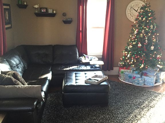 4th image of 729 8th Ave N