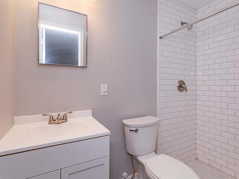 302 Ballard Ave — Photo 12