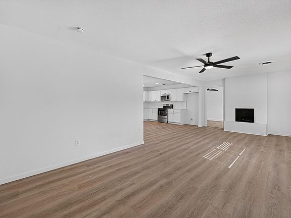 4th image of 108 Rosedale Ave