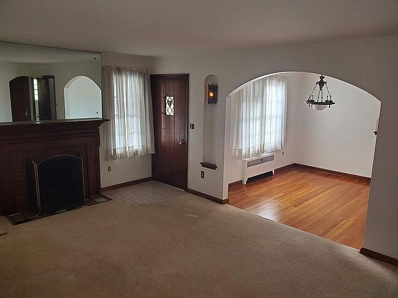 Entrance way, LR, DR