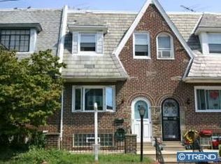 911 Anchor St, Philadelphia, PA 19124