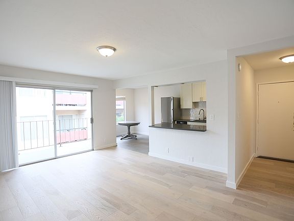 3rd image of 394 Orange St #12