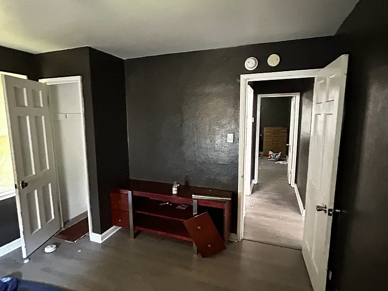 5621 Sunbury Ave — Photo 2