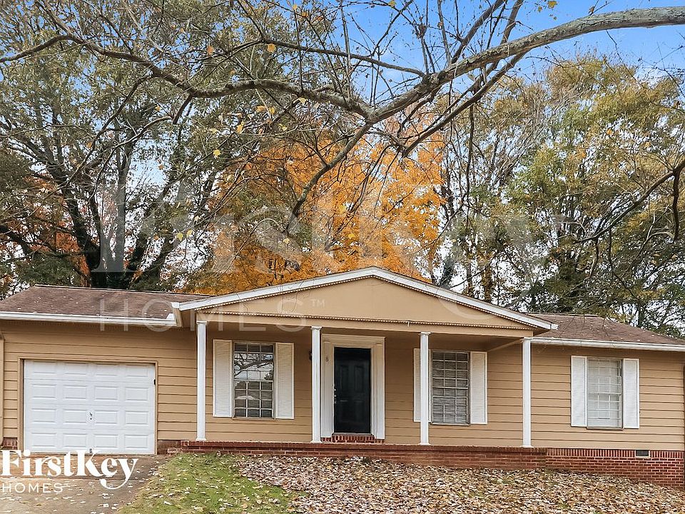 1st image of 8 Duke Dr