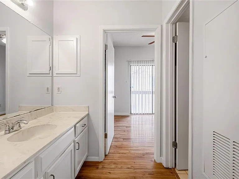 2210 Pearl St #205 — Photo 8