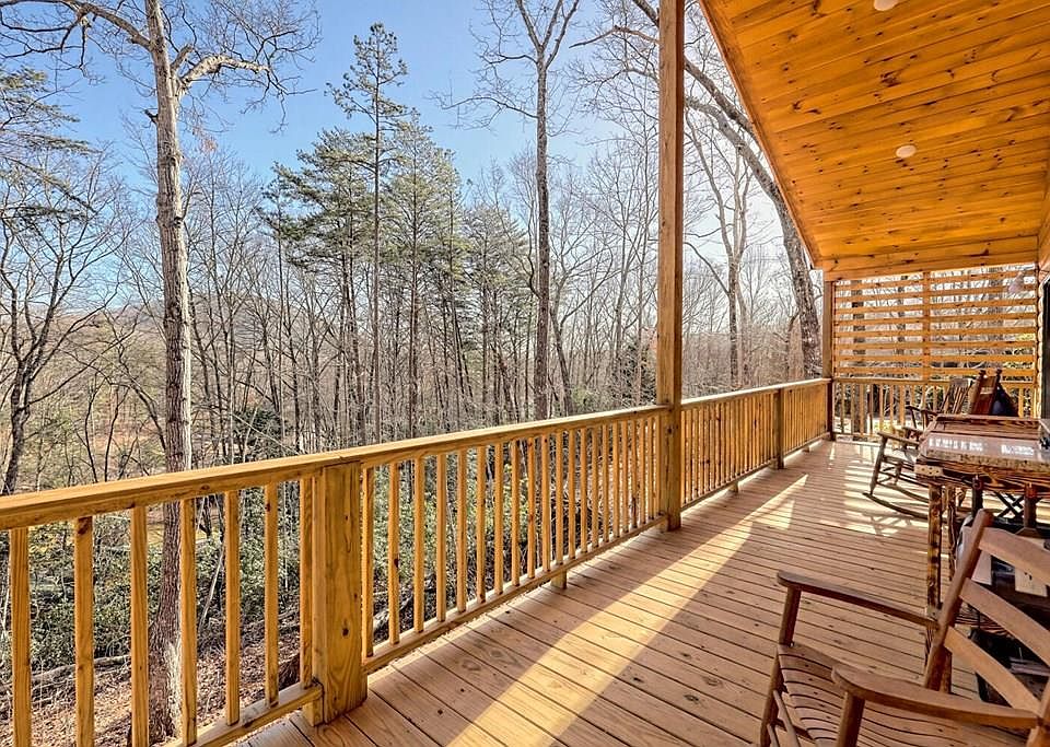 1st image of 70 Tuscarora Trl