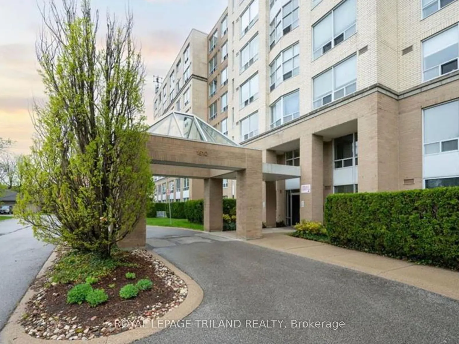 2 bed, $2,400 — Photo 2