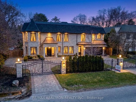 2nd image of 27 Laureleaf Rd