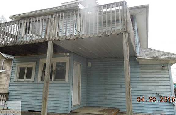 2nd image of 1124 E Saginaw St