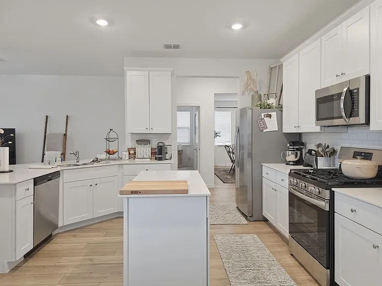 1100 Flameleaf Dr — Photo 5