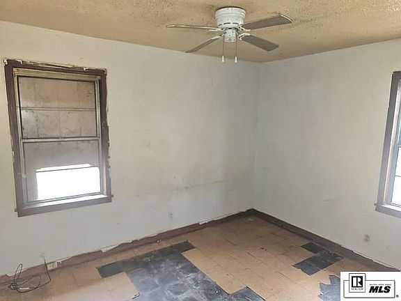 3rd image of 1505 Perry Ave