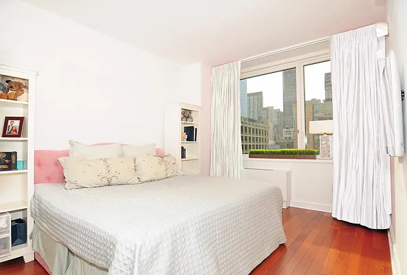 Rented by A & I Broadway | media 17