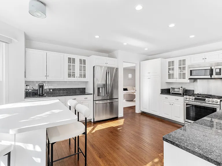 141 Harvest Ln — Photo 9