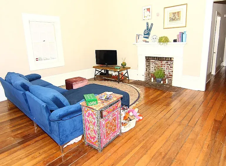 502 N Broadway — Photo 2