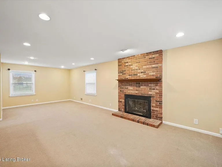 9903 Welshpool Ct — Photo 26