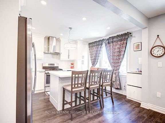 5th image of 111 Ellington Dr