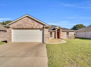 714 Green Acres Ln, Midlothian, TX 76065