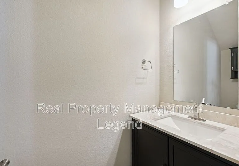 812 Gray Fox Dr — Photo 4