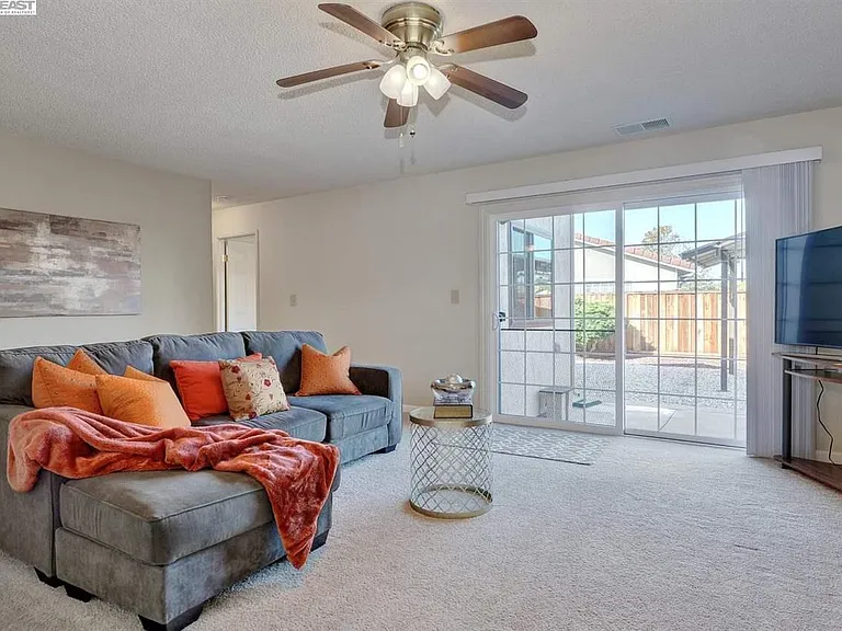 4300 Feldspar Ct — Photo 10