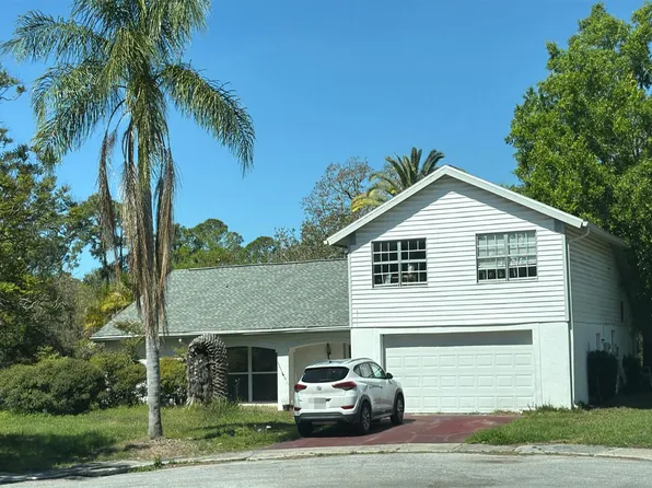 8018 Wildflower Row, Hudson, FL 34667