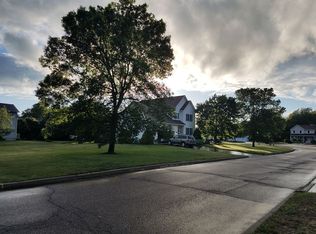 12 Country Ln, Milton, VT 05468