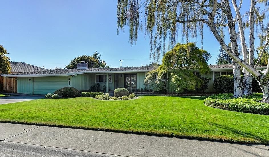 1st image of 2928 Latham Dr