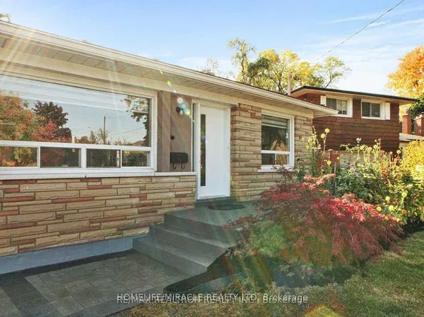 32 Araman Dr, Toronto, ON M1T 2P6