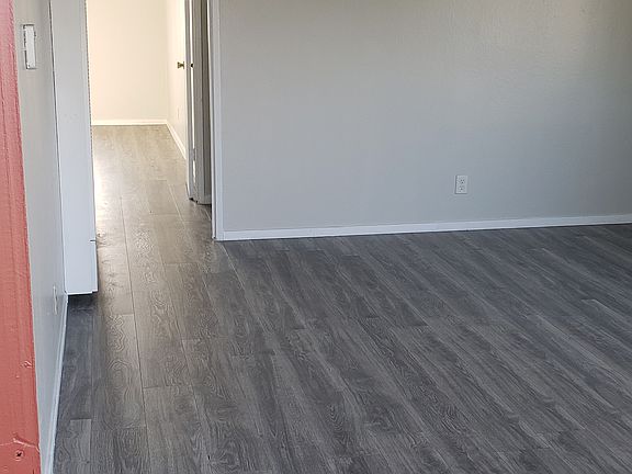 2nd image of 919 S 45th St