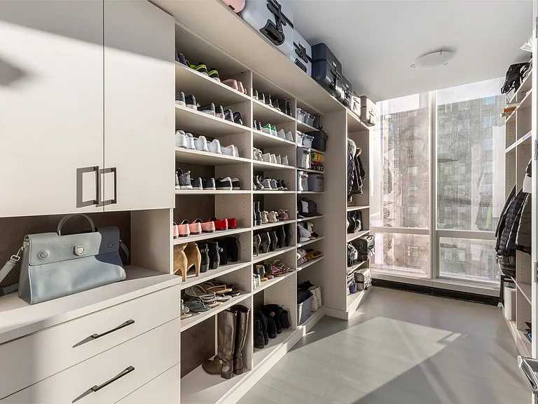 157 W 57th St #53B — Photo 25