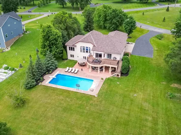 22705 Linden Dr, Rogers, MN 55374