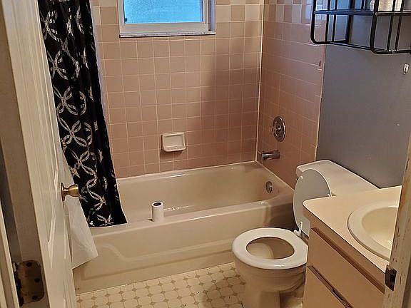 5th image of 1021 Embrun Ct