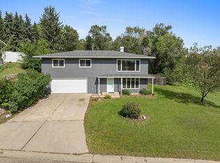 117 13th Ave NE, Minot, ND 58703